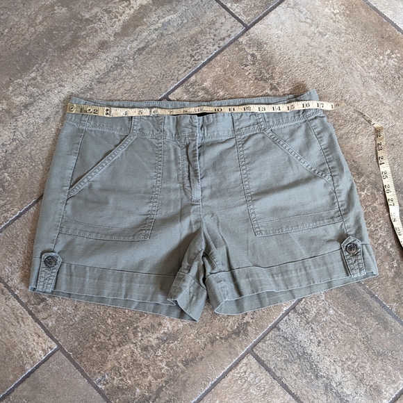Ann Taylor Signature Shorts Safari Cargo Style 100% Cotton Size 8 Green - Picture 4 of 10